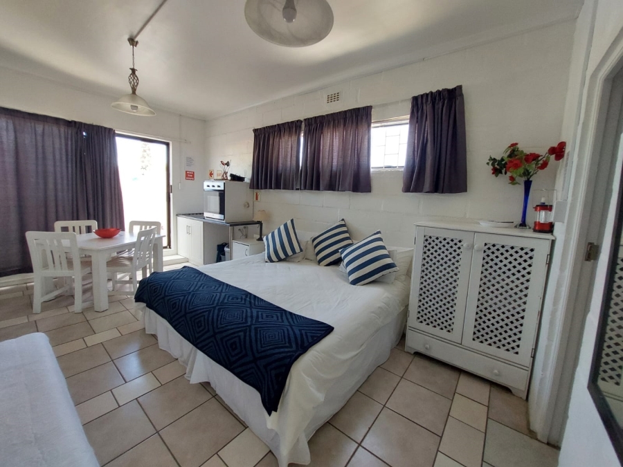 8 Bedroom Property for Sale in Country Club Western Cape